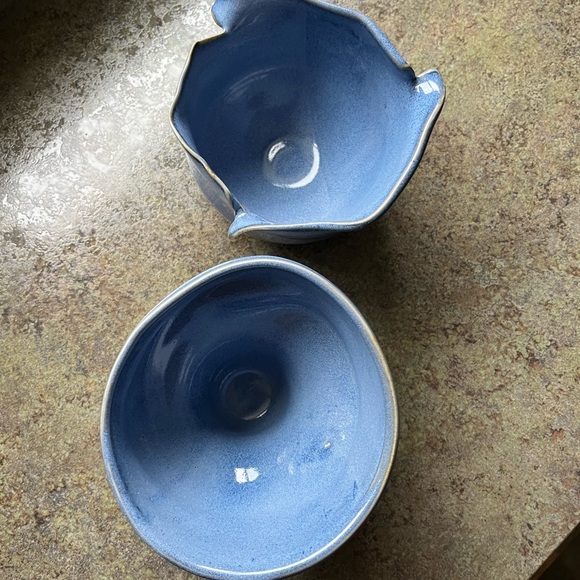 Pottery, 2 pieces.  Unique shapes, in Excellent condition! - Picture 8 of 10